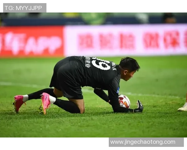 河南建业迎战中赫国安争夺中超积分榜关键战役的精彩对决